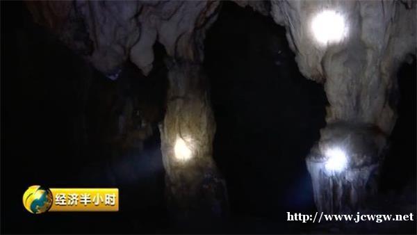 央视曝光！桂林最美古民居修复，竟用水泥草草糊墙？！专家痛批当地住建局领导