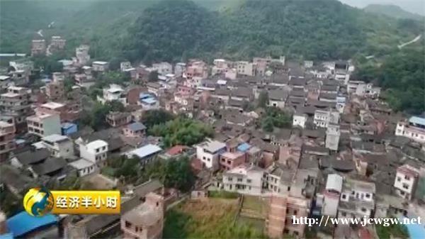 央视曝光！桂林最美古民居修复，竟用水泥草草糊墙？！专家痛批当地住建局领导