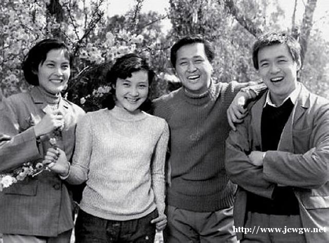 昔日男星迟志强近况如何？61岁依然帅气，儿子实现了他狱中的心愿