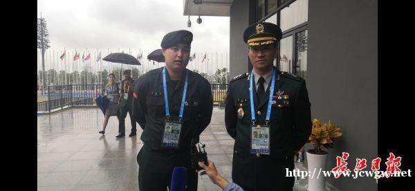 各国代表团团长和成员纷纷竖起大拇指，武汉条件一流，祝军运会成功