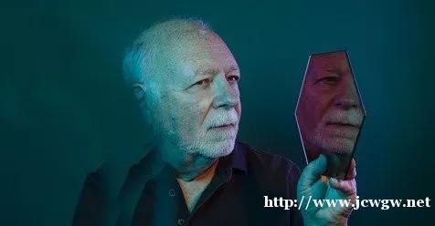 Andrew Kaplan同意成为第一个“数字人类”
