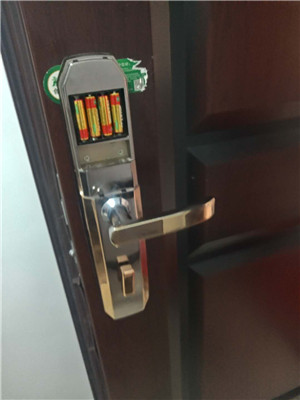 指纹锁上门安装维修和开锁