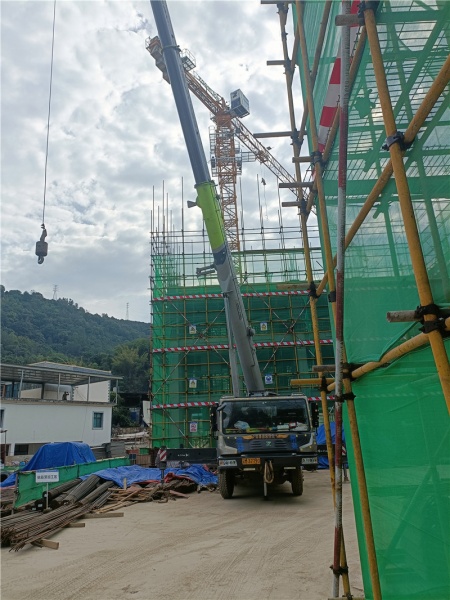 保山吊车出租司机给您的的十条安全建议！
