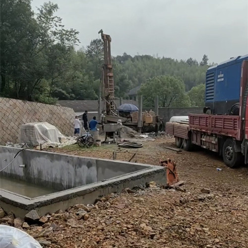 打井公司介绍怎样去选择一个好的打井地段