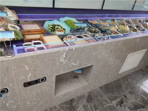 青岛亚克力鱼缸分享亚克力具有抗冲击性好的特点