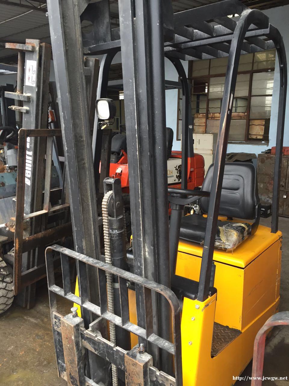 上海二手叉车 低价出售二手合力4吨 量大从优 八成新 上海二手叉车 低价出售二手合力4吨 量大从优 八成新