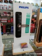 开锁 开汽车锁 保险柜 换锁芯 换指纹锁