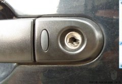 汽车锁该如何维护保养？
