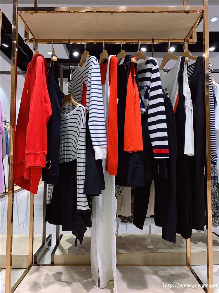 浙江杭州太平鸟国内大牌时尚品牌女装折扣批发货源 浙江杭州太平鸟国内大牌时尚品牌女装折扣批发货源