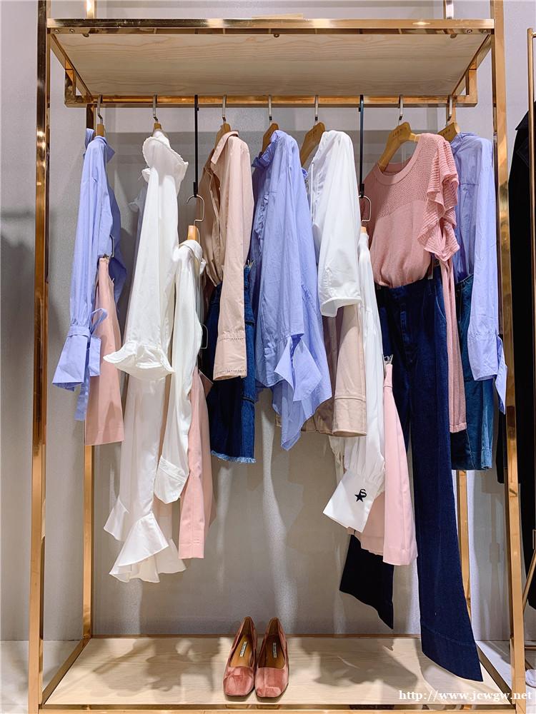 浙江杭州太平鸟国内大牌时尚品牌女装折扣批发货源 浙江杭州太平鸟国内大牌时尚品牌女装折扣批发货源