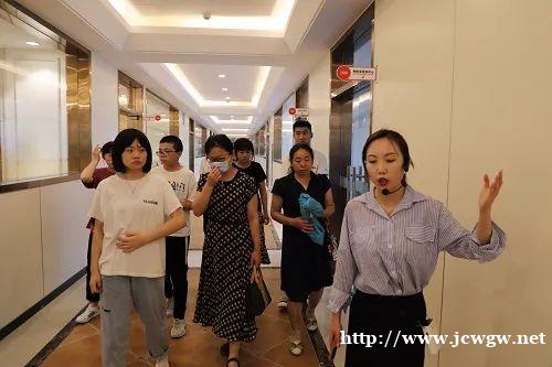 山东英才烹饪学院祝大家节日快乐 山东英才烹饪学院祝大家节日快乐