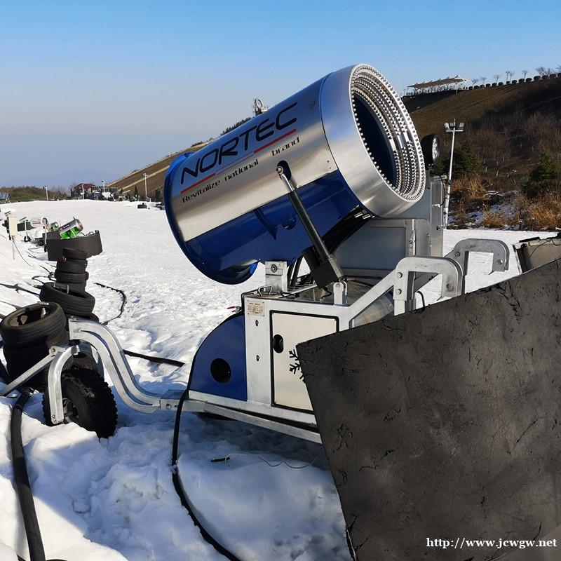 五千平滑雪场用造雪机设备价格 诺泰克生产国产大排量造雪机厂家 五千平滑雪场用造雪机设备价格 诺泰克生产国产大排量造雪机厂家