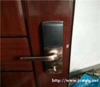 防盗门换锁芯图解教程是怎样的？如何安装门锁？