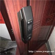 汇川区黄鹏锁具维修中心告诉你指纹锁的主要问题