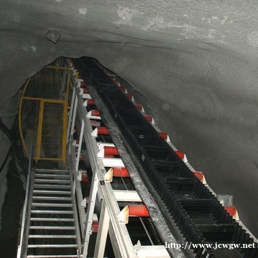 B1000*3.5+5+1.5环形大倾角挡边输送带厂家 B1000*3.5+5+1.5环形大倾角挡边输送带厂家