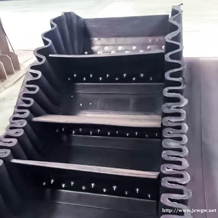 B1000*3.5+5+1.5环形大倾角挡边输送带厂家 B1000*3.5+5+1.5环形大倾角挡边输送带厂家