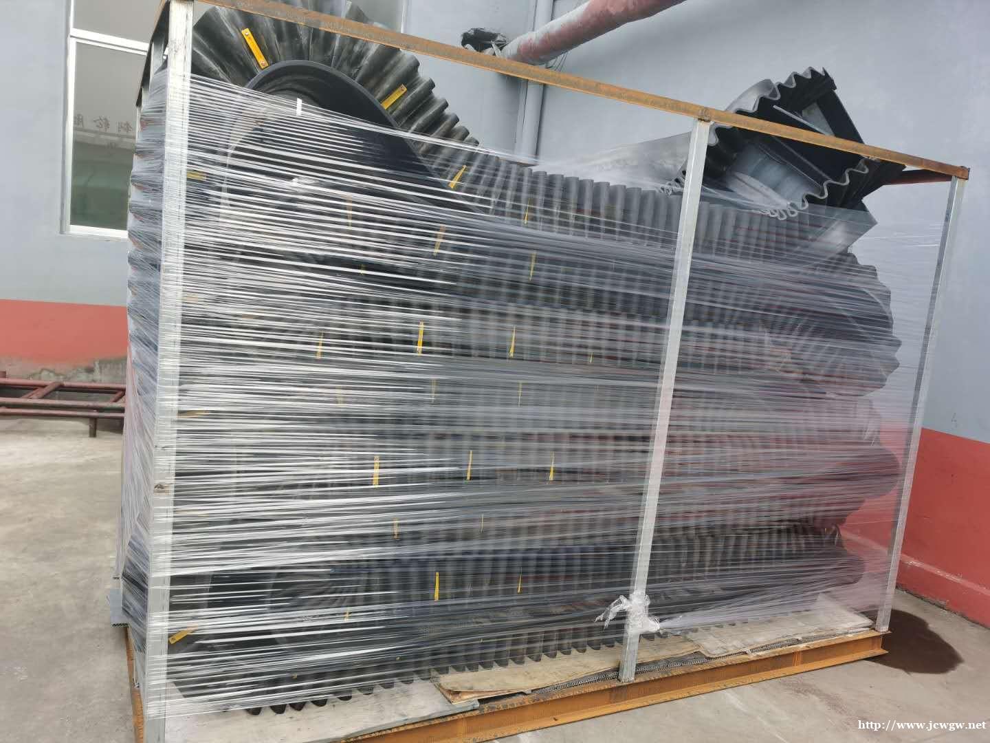 B1000*3.5+5+1.5环形大倾角挡边输送带厂家 B1000*3.5+5+1.5环形大倾角挡边输送带厂家