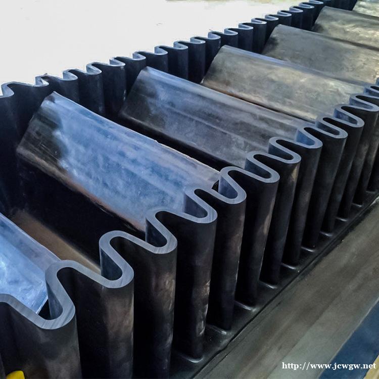 B1000*3.5+5+1.5环形大倾角挡边输送带厂家 B1000*3.5+5+1.5环形大倾角挡边输送带厂家