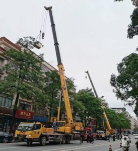 阳春市工地急需吊车，如何快速找到靠谱的租赁公司？