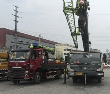 玉屏县高空作业车出租过程中，怎样规范操作流程？