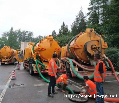 昆明安宁市专车抽粪 淤泥池清理 化粪池清理 隔油池清理 昆明安宁市专车抽粪 淤泥池清理 化粪池清理 隔油池清理