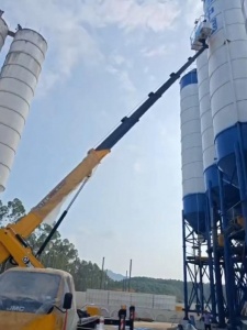 河池吊车出租服务能为各类工程建设带来哪些独特优势?