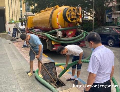昆明吸污车抽粪 污水池清理 清理阴沟 清理化粪池 隔油池清理 昆明吸污车抽粪 污水池清理 清理阴沟 清理化粪池 隔油池清理