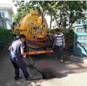 昆明吸污车抽粪 污水池清理 清理阴沟 清理化粪池 隔油池清理