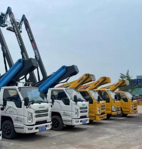 如何提高高空作业车在狭小空间内的作业灵活性呢?