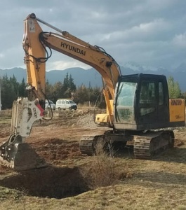 在丽江租挖机，租赁费用包含燃油和设备保养吗？​