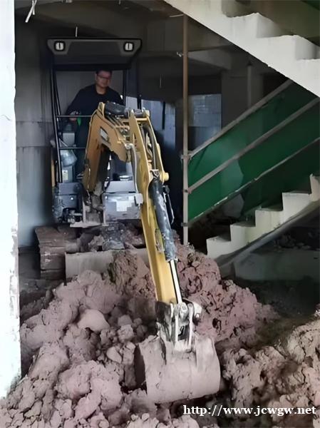 重庆小挖掘机出租助力市政应急抢修 重庆小挖掘机出租助力市政应急抢修