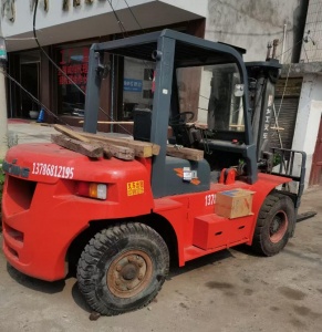 新化叉车租赁怎样与出租方协商个性化的服务条款?