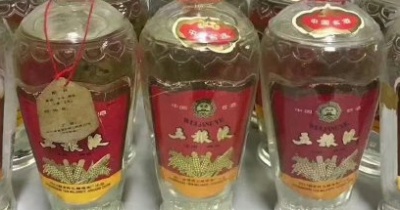 汉中回收礼品市场揭秘，供需、资本、政策，谁在搅动茅台酒价格？