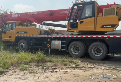 吊车出租如何选择合适的起重吨位呢？