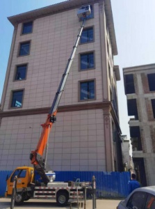 吊车的操作如果需要多人配合具体分工是怎样的？