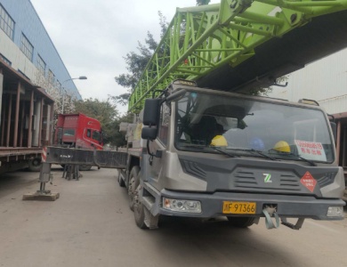 绵竹磊磊吊车租赁公司,助力绵竹市建设腾飞!